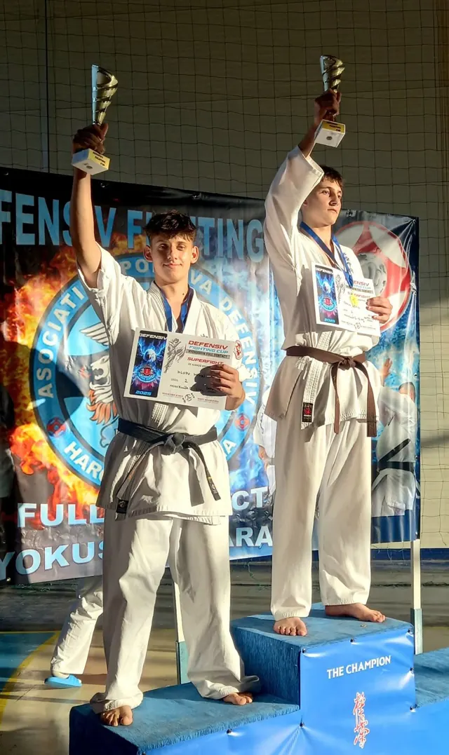 Podium la Defensiv Fighting Cup, Sărmaș